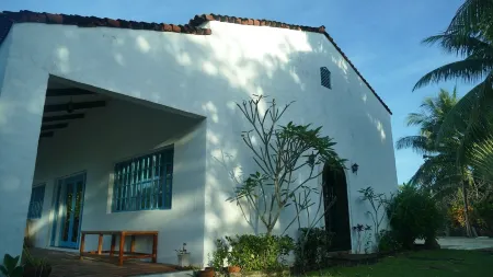 Oceanfront Spanish Villa - FREE Starlink Wi-Fi Отели рядом с достопримечательностью «Royal Palms 1 Panglao Island»