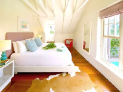 3BR Historic Home w/Pool & all Mod-Cons! Hotels in Governor's Harbour