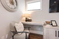 Cozy, Bran New Private fully furnished studio downtown Chilliwack.