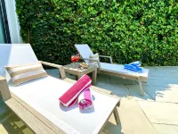 Holidays in the Hamptons! Chic Beach Home mins from Village