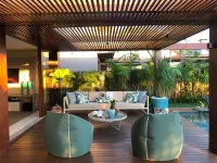 House Praia do Forte, High Luxury, 5 suites, decorated, Cond. The sea side, outbuilding