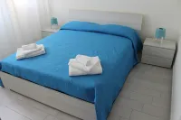 At the home of Marta two rooms with private garden