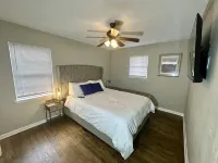Brand new- just remodeled! Adjustable base beds! Close to Ft. Sill!High end Home Hotels near Ramada Park