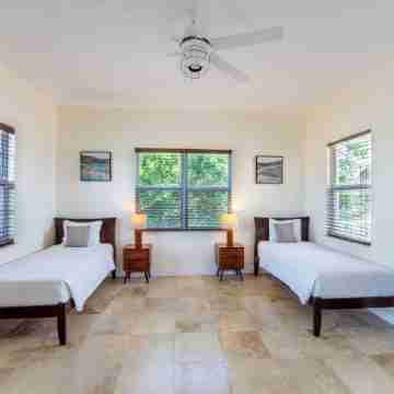 Seashore Villa Beachfront Oasis Rooms