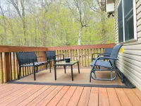 Game Room, Fire Pit, Close to Lakes, Quiet St, Family Time in the Mountains!