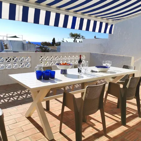 Super family villa has Wi Fi, private pool, walk to village & beach!