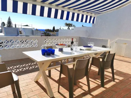 Super family villa has Wi Fi, private pool, walk to village & beach!