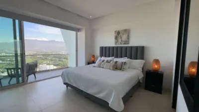 ICON PENTHOUSE Condo 3 bed 3.5 bath with rooftop Jacuzzi - Beachfront Hotel a 