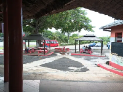 Ocean view apartment,with pool within reach ,AC with WiFi newly redone,discount Hoteles en Discovery Bay