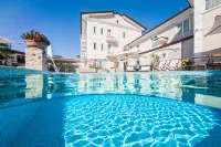 Hotel Luna - Pools