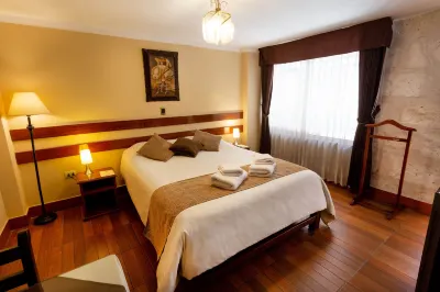 エル ポルタル デ サン ラサロ のホテル