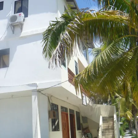 Hostal Los Delfines