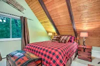 Conway Area Chalet w/ Mountain Views & Fire Pit! - Wifi