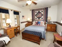Deer Creek Winery and Watson Estate Bed & Breakfast Hotels in Fayette County