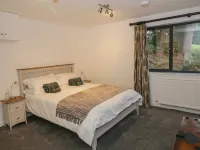 Dunaivon Cottage Hotels in Rhu