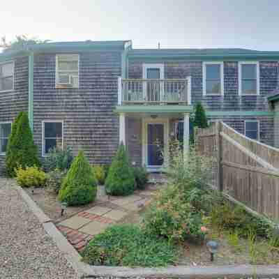 Stroll to Commercial St! Coastal Retreat w/ Patio Hotel Exterior