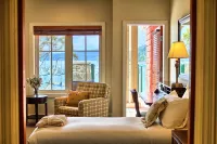 Poets Cove Resort & Spa - Parvekkeita