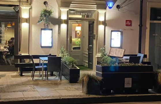 12 號酒店和小酒館