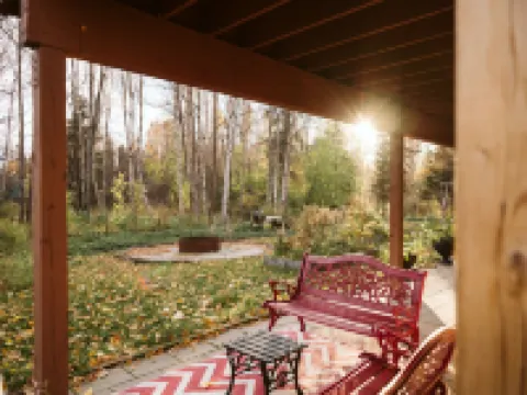 瑪麗亞克里克賽德住宿加早餐旅館 鄰近阿拉斯加動物園的酒店