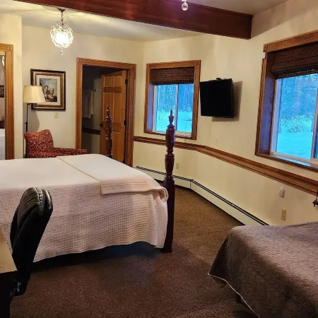 Maria's Creekside B&B