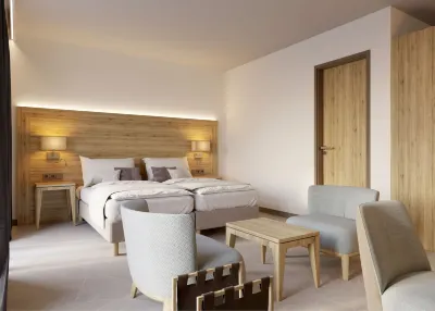Gasthof Zufriedenheit Hotel dekat Stadtkirche St. Wenzel