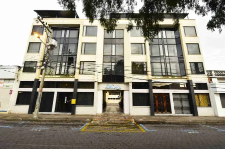 Hotel Montecarlo Отели в г. Ибарра