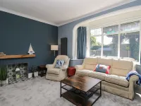 Molly's Place Hotels near Shelley Park