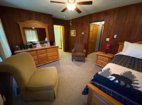 Foggy Mountain Lodge Hotels in 