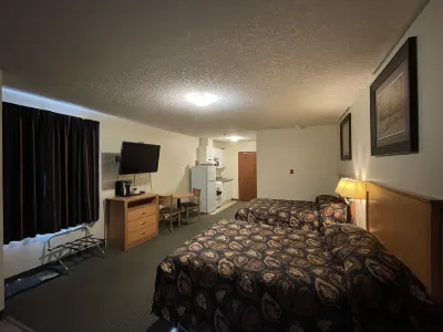 Circle 6 Motel Hotels in Weyburn