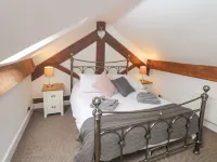 Barnfields Holiday Cottage Hotels in Farley