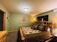 Cloudberry Cabin Hotels in Tok