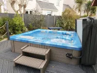 Aurora - Hot Tub