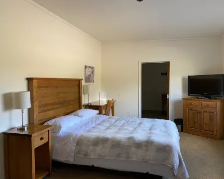 Stork Nest Inn Hotels in Smithers
