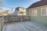 3 Mi to Hard Rock Casino: Charming Home in Gary!