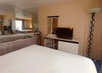 Hotel Motel Granby Hotels in Granby