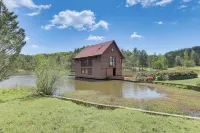 2 Docks and Paddleboard Lakefront Alabama Retreat! -  Privatzimmer