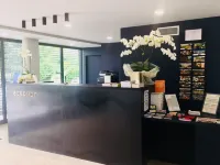 ลา ชาร์เทรอซ โลจิส โรงแรม ร้านอาหาร - พร้อมWifi