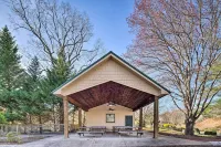 Balcony + Pool Access! Couples Escape in Lake Lure - 3-Star