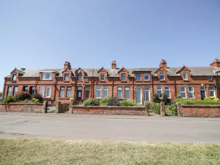 Pow-Wow Shore Cottage Отели в г. Powfoot