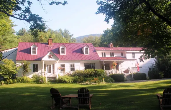 驚喜山梧桐木旅館