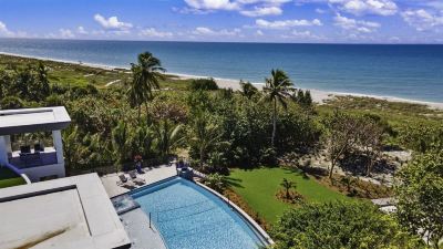 Outdoor Swimming Pool Bella Luna Photo