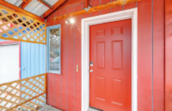 Near Dtwn and Pioneer Park Fairbanks Home with Deck!