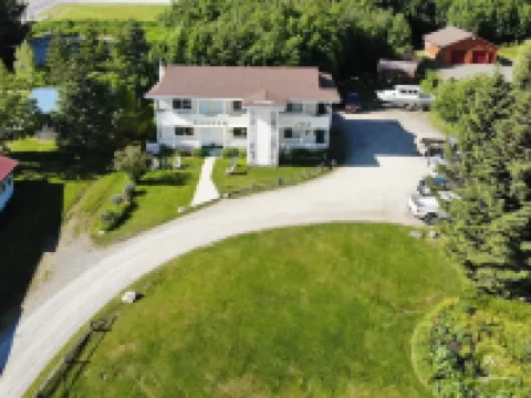 Pioneer Inn Downtown Hotels in Homer