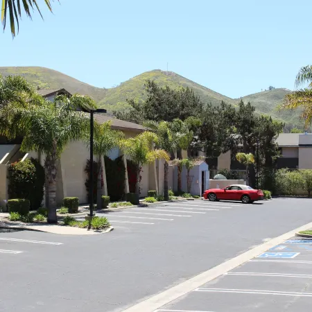 O'Cairns Inn and Suites