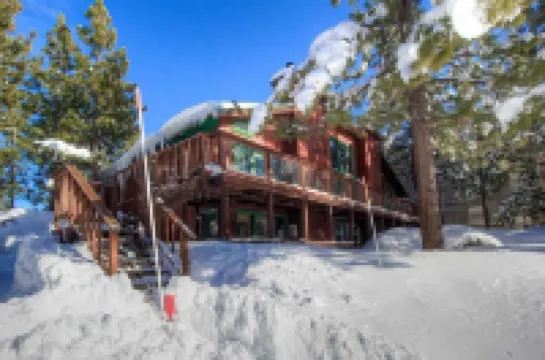 Tahoe Olympic 3 Bedroom Condo by RedAwning