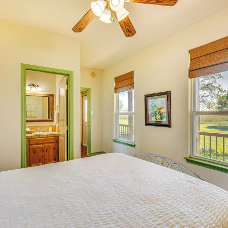 30 Mi to Fort Worth: Rural Retreat w/ Patio!