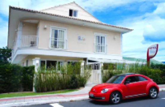 Hotel Hola Hotels near Belvedere