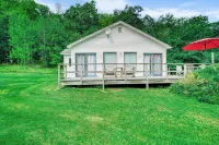 Hawley Home w/ Deck: 4 Mi to Berkshire East Resort - parking