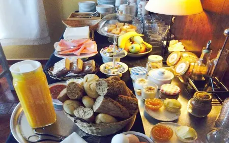 Hotel Boutique Alicia Carolina Отели рядом с достопримечательностью «Monachil»