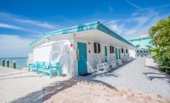 Edgewater Lodge